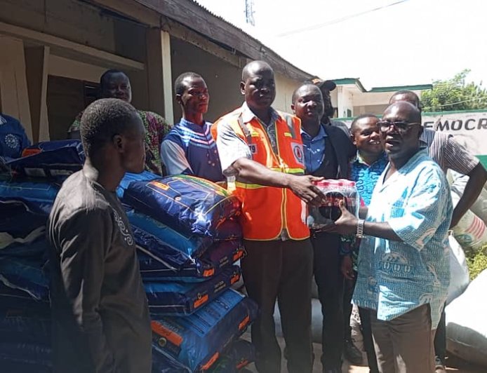 B/A CHURCHES OF CHRIST, VILLAGE OF HOPE ORPHANAGE DONATE GH¢200,000 WORTH ITEMS TO AkOSOMBO DAM SPILLAGE VICTIMS