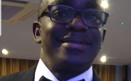 Kofi Asante Frempong writes on the usage of "honourable" tittle by Ghanaian politicians : holders do not deserve it