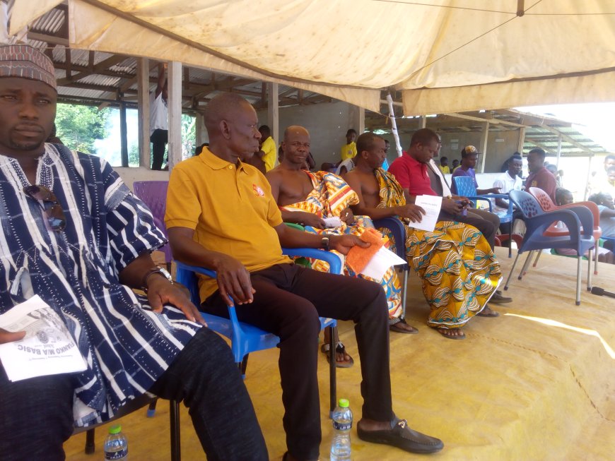 Ahafo Fianko Chief enrolls 337 students on NHIS, distributes 1,000 exercise books