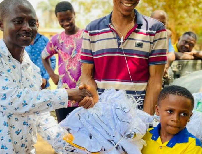 Improving Sports In Schools : Tano South MP Presents Sets Of Jerseys, Footballs To Basic Schools In His Constituency