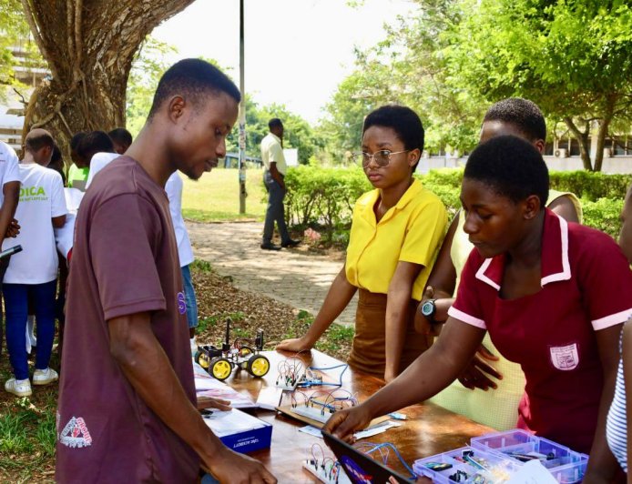 Innovation : Two Ghanaian Students Develop Smart Lighting System Sensor using LDR, RGB LED