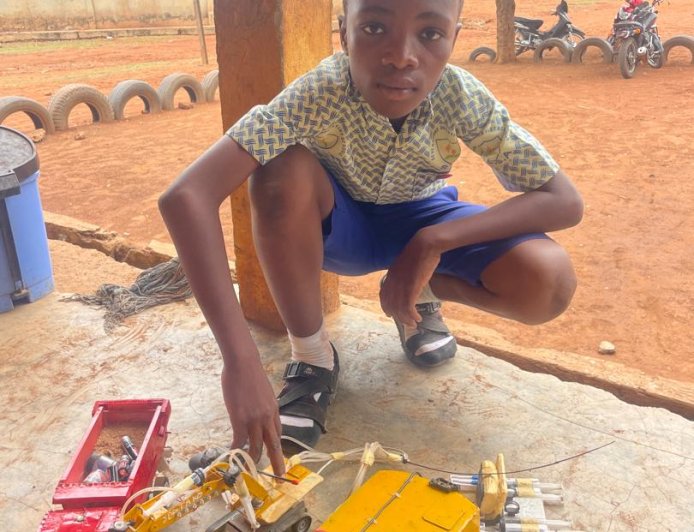 13-Year African Builds Battery-Powered Excavator, Tipper Truck Using Local Materials